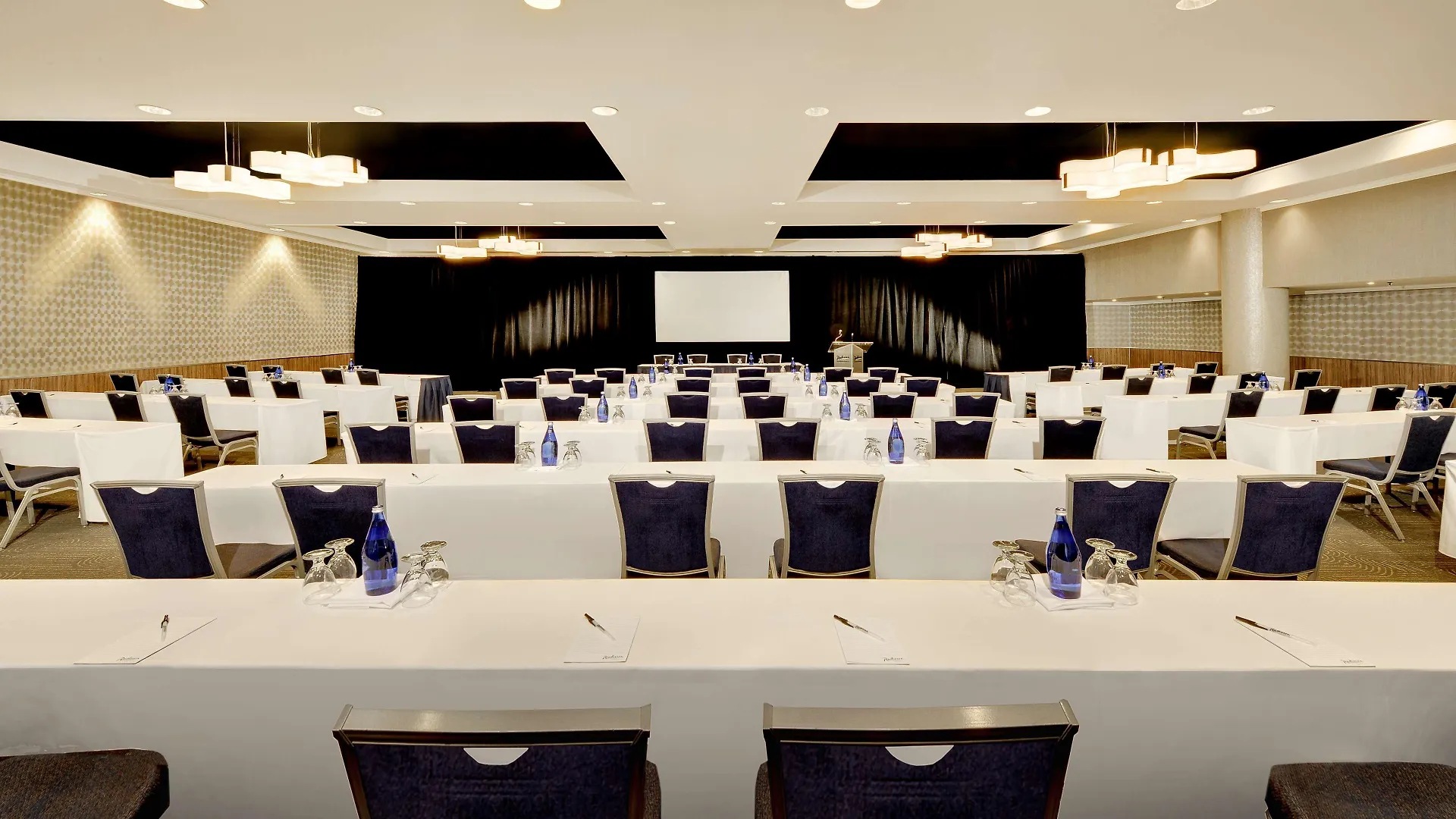 Radisson Blu Toronto Downtown Hotel