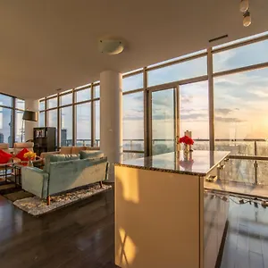Apartment Unbelievable Penthouse View With 3 Bedrooms, Toronto