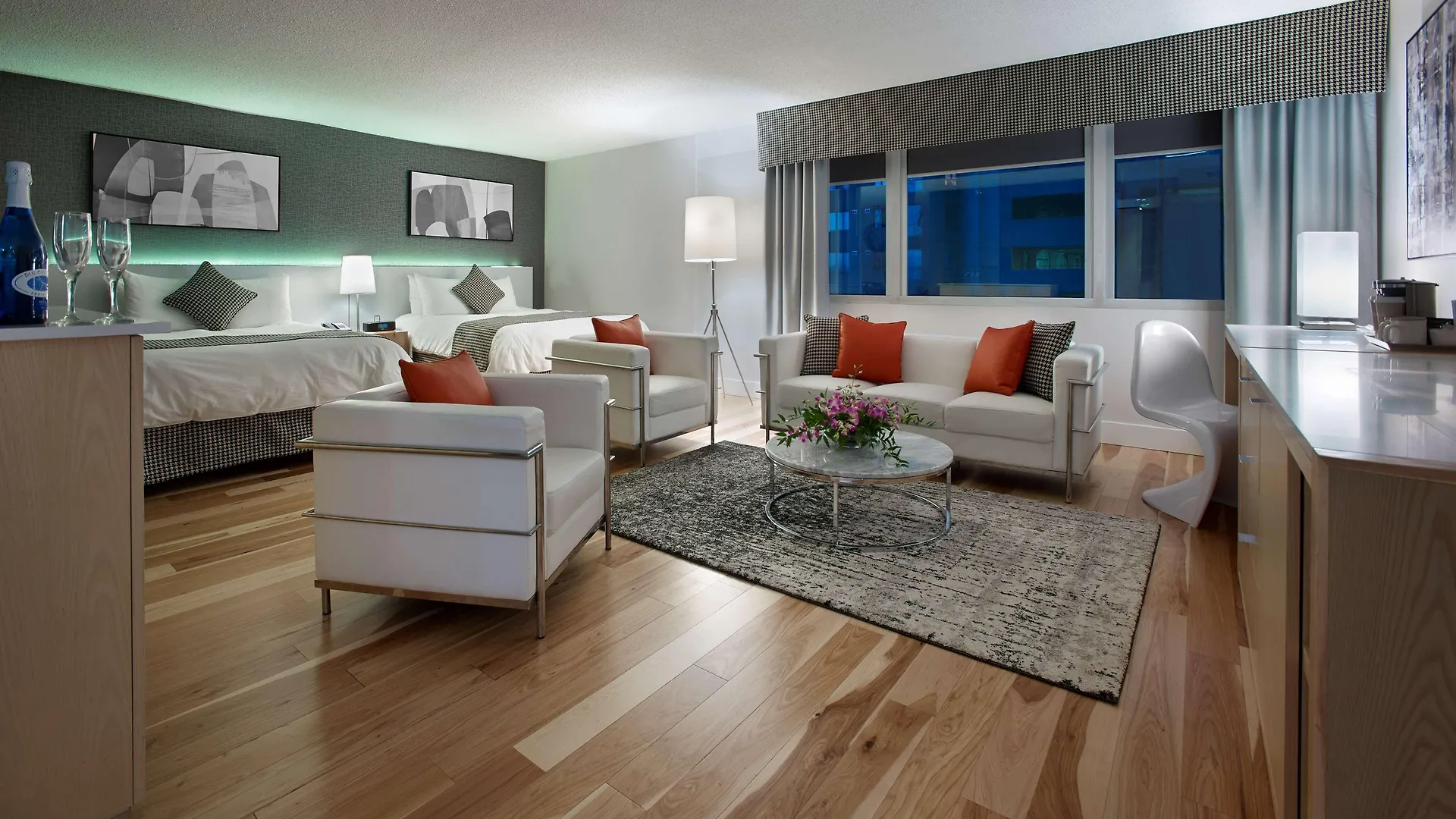 Radisson Blu Toronto Downtown Hotel 4*,