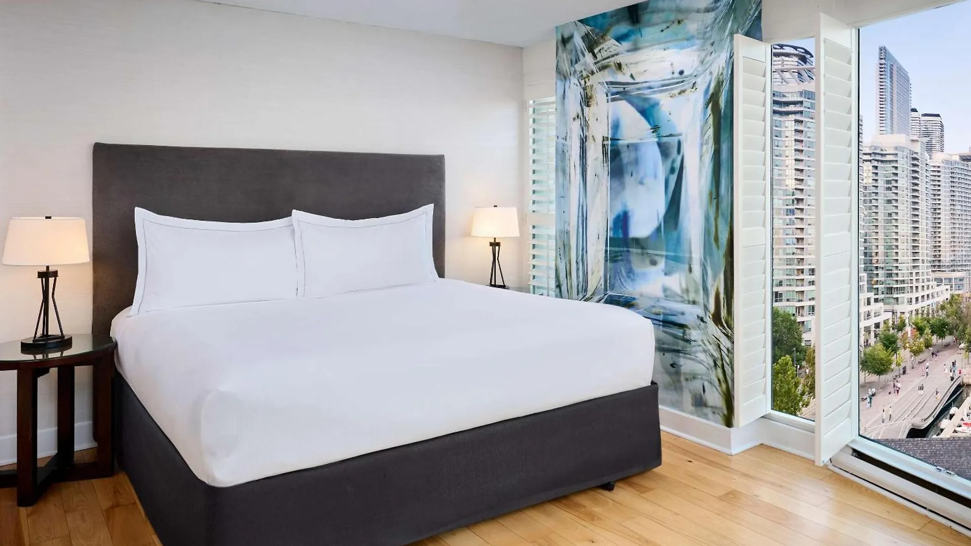 Radisson Blu Toronto Downtown Hotel 4*,